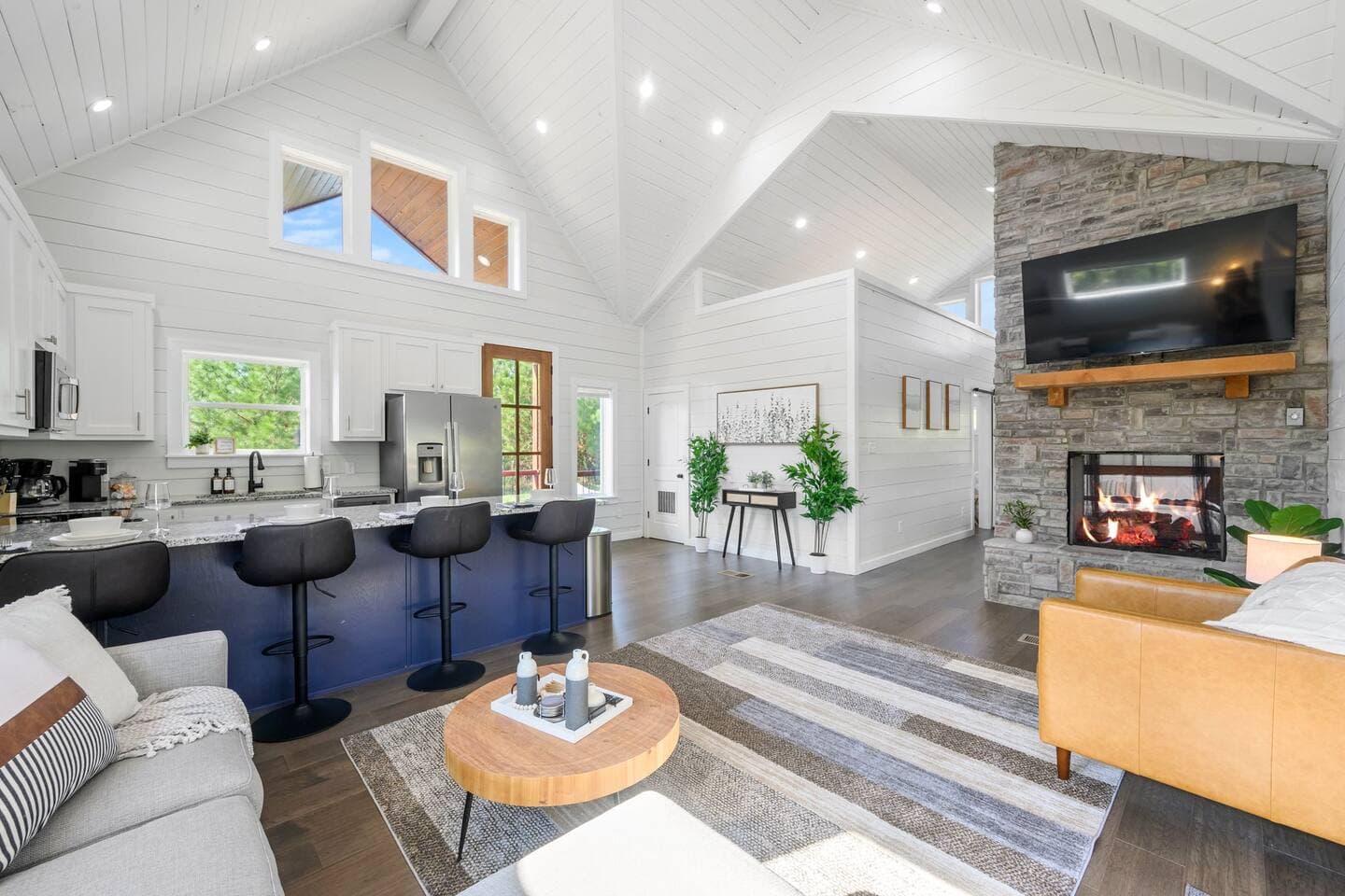 Under the Stars: Secluded, Hot Tub, Firepit, Pets - Image 4