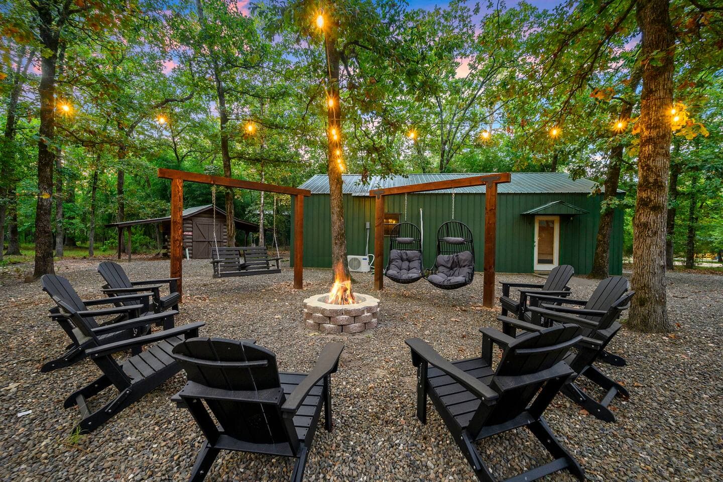 Secluded, Hot Tub, Game Room, Pets, Firepit - Holiday Home - Image 3