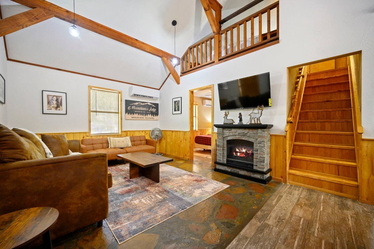 Secluded, Hot Tub, Game Room, Pets, Firepit - Holiday Home - Image 5