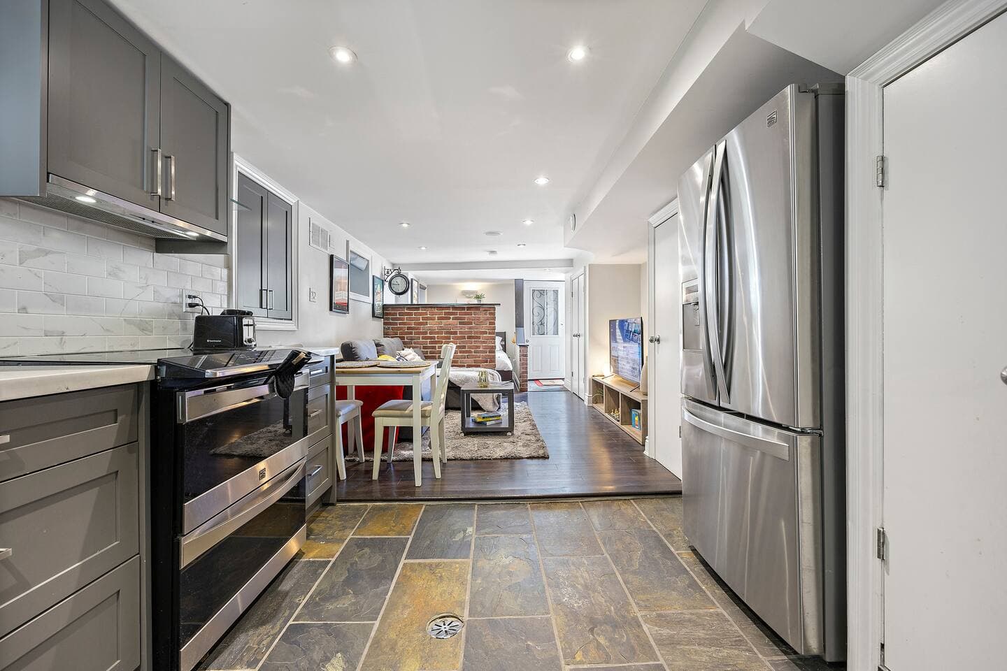 Walk to beaches | Leslieville | Sleeps 4 | TV - Image 5