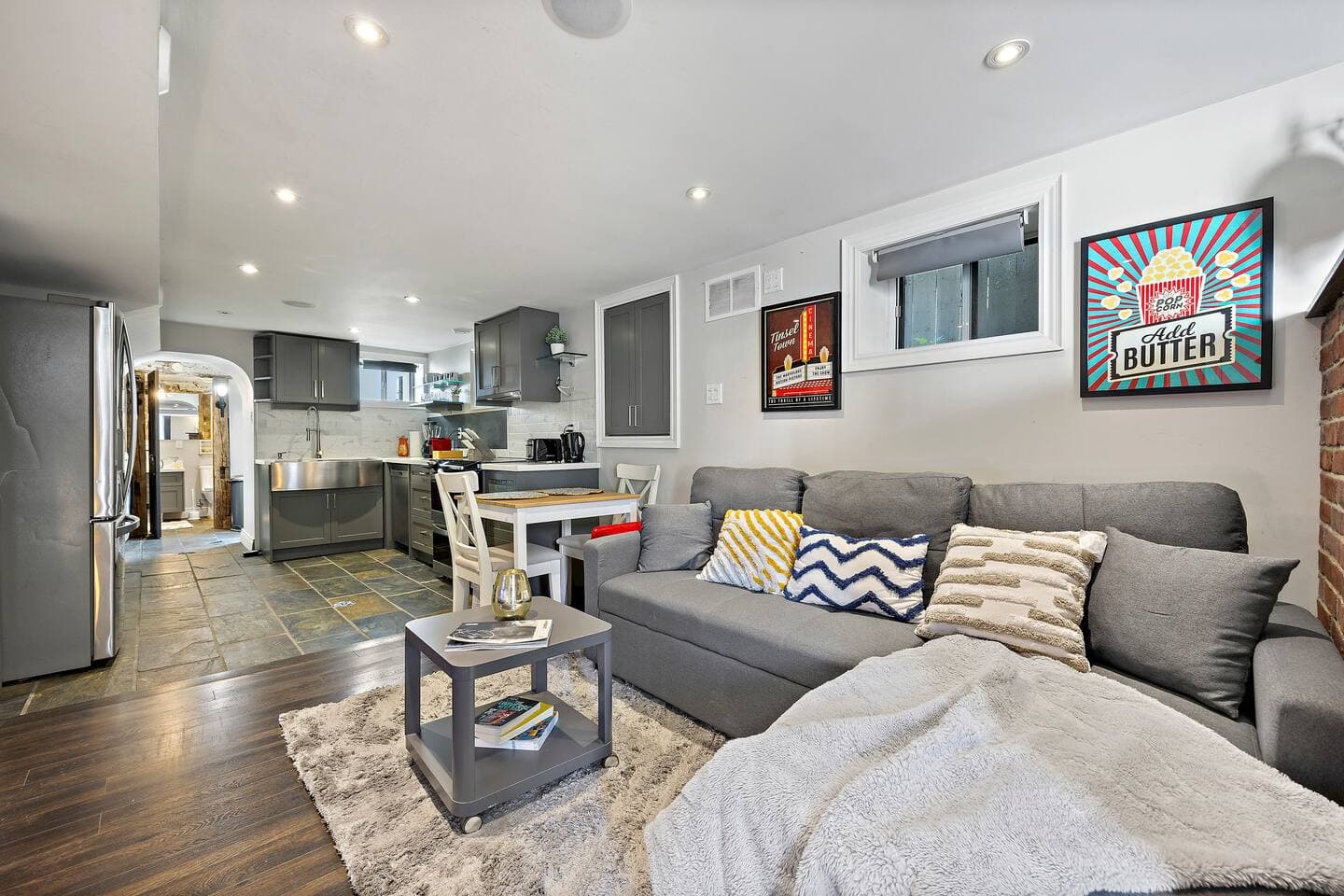 Walk to beaches | Leslieville | Sleeps 4 | TV - Image 3