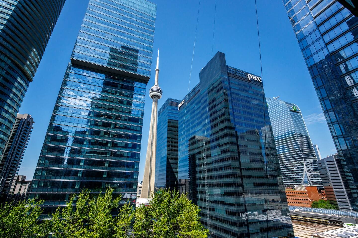Luxury CN Tower Studio | Steps to Scotiabank Arena - Image 2