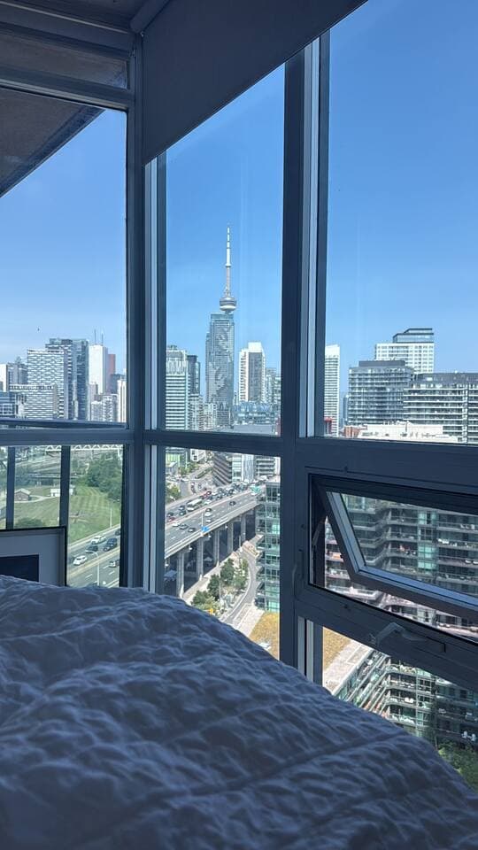 CN Tower & City Views | 1BR + Free Parking - Image 3
