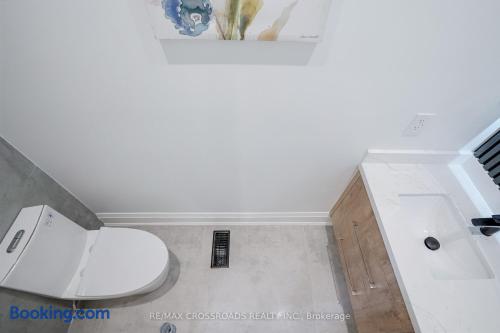 Luxury private space, Parking, TV, Sleeps 4 - Image 1