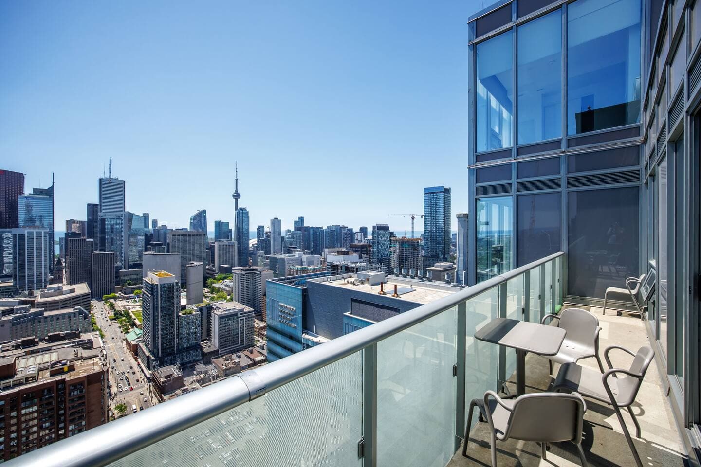 FIFA World Cup | DT | CN Tower View | Free Parking - Image 4